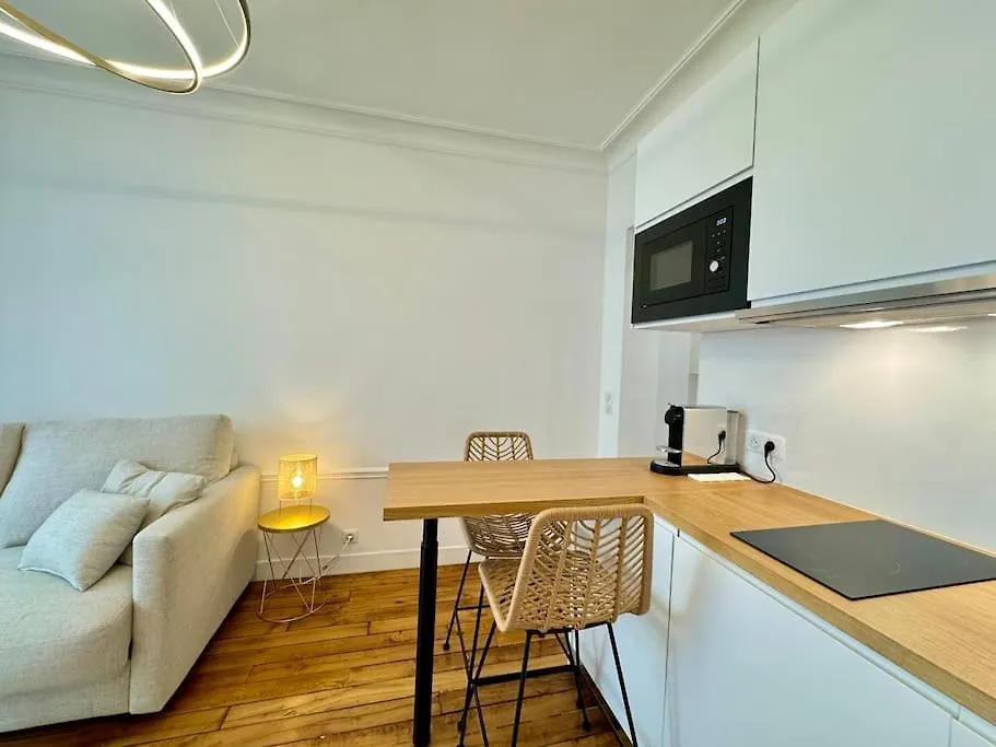Nouveau Studio Central Paryż Apartament